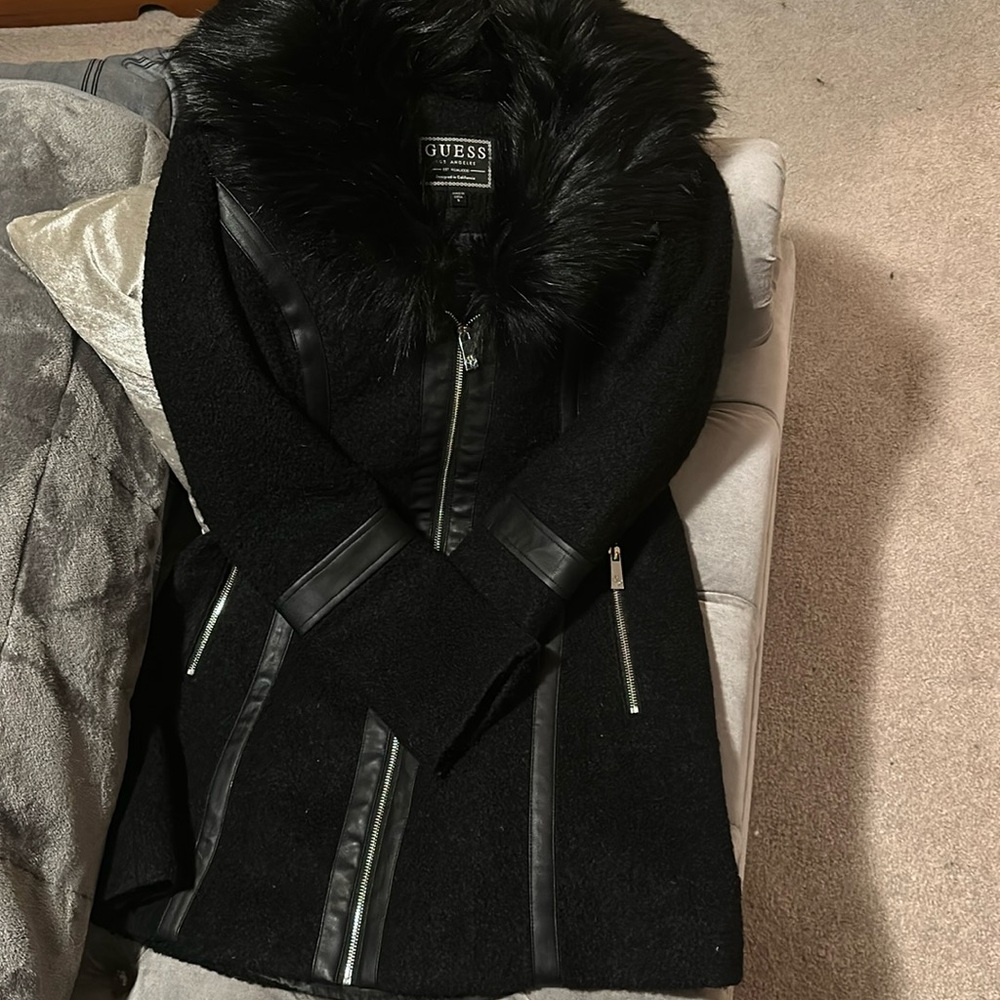 Guess Coat: Size Small
